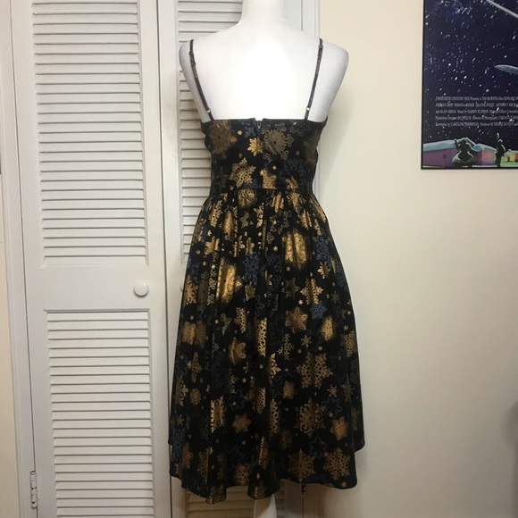 Retrolicious Black & Gold Snowflakes Cutout Dress - Picture 4 of 4